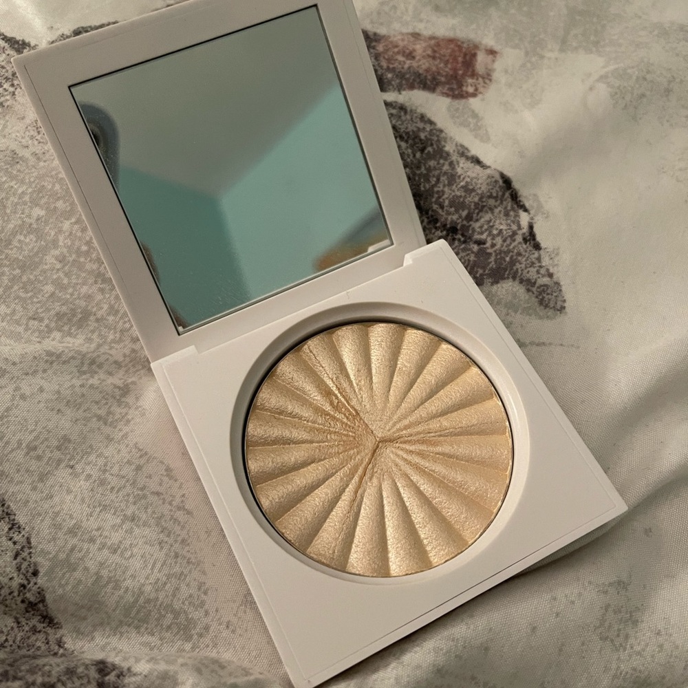 Ofra star island highlighter